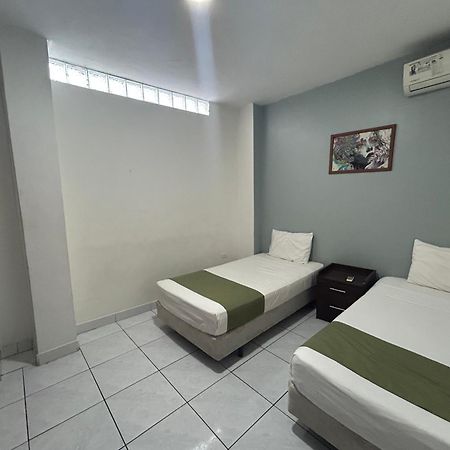 Departamentos De 2 Y 3 Habitaciones En El Centro De 만타 외부 사진