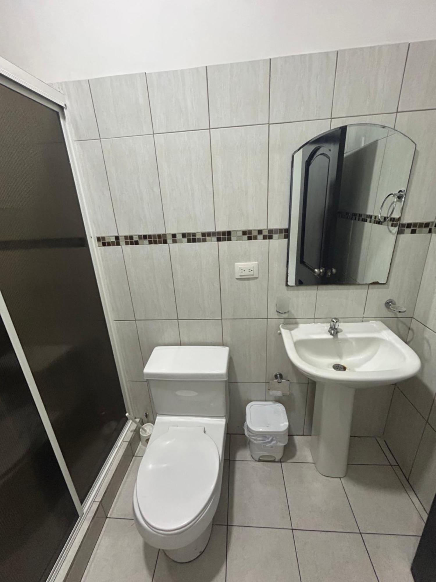 Departamentos De 2 Y 3 Habitaciones En El Centro De 만타 외부 사진