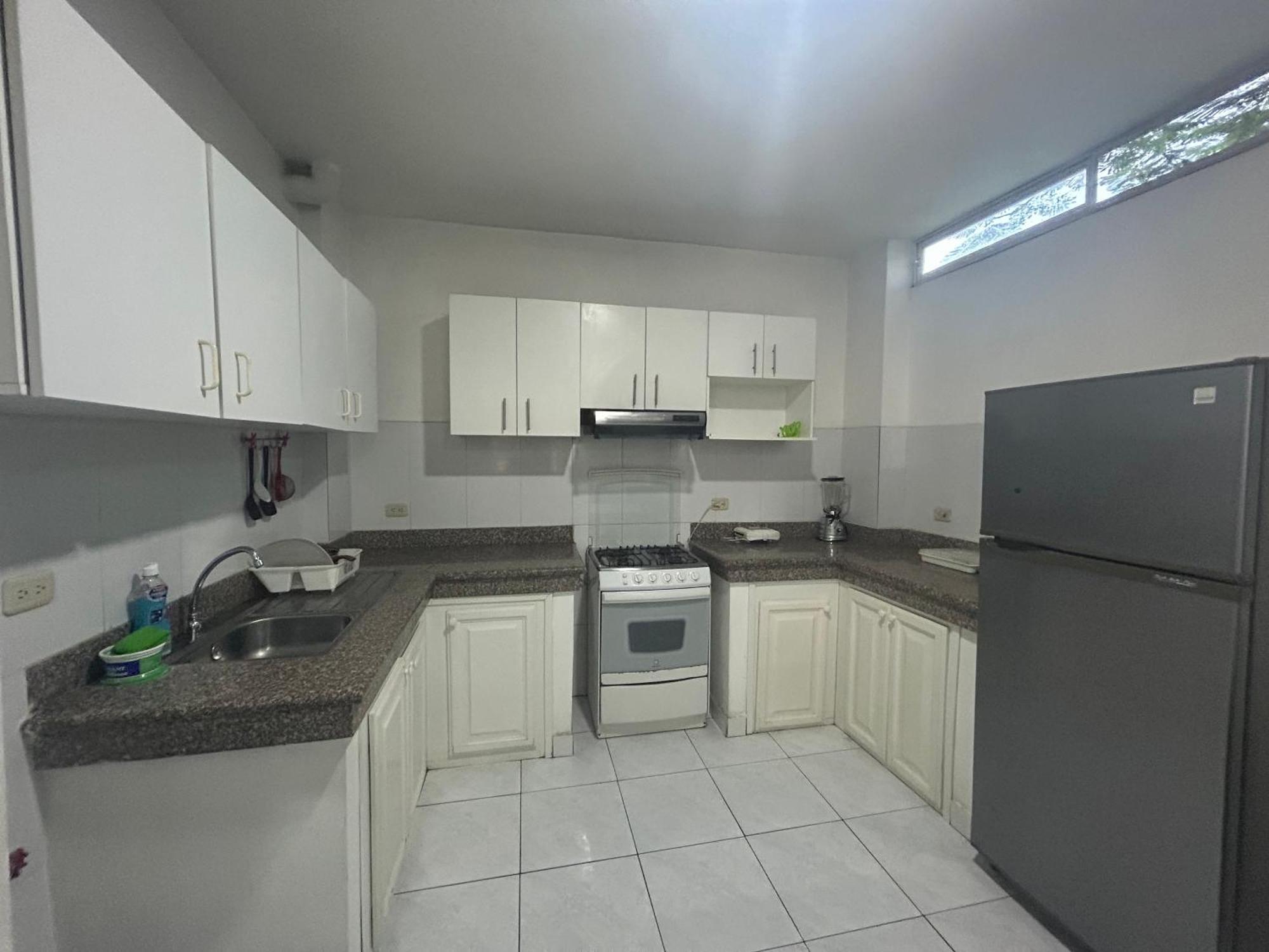 Departamentos De 2 Y 3 Habitaciones En El Centro De 만타 외부 사진