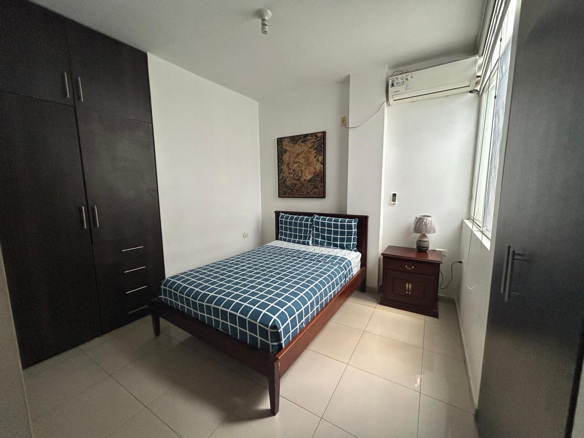 Departamentos De 2 Y 3 Habitaciones En El Centro De 만타 외부 사진