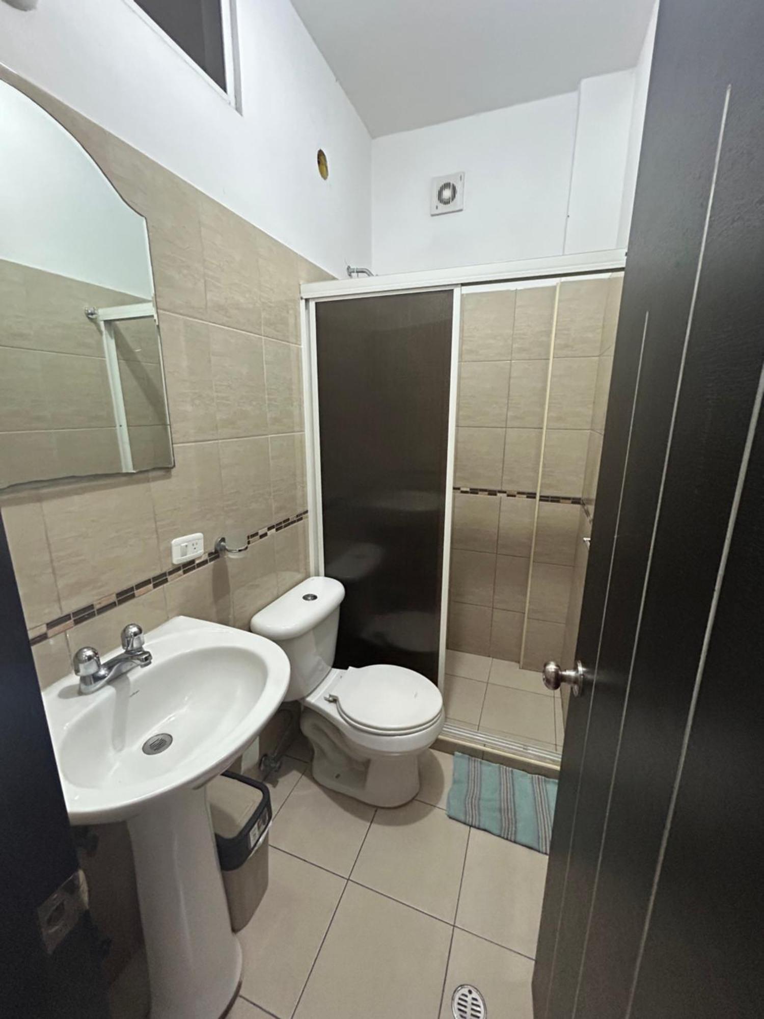 Departamentos De 2 Y 3 Habitaciones En El Centro De 만타 외부 사진