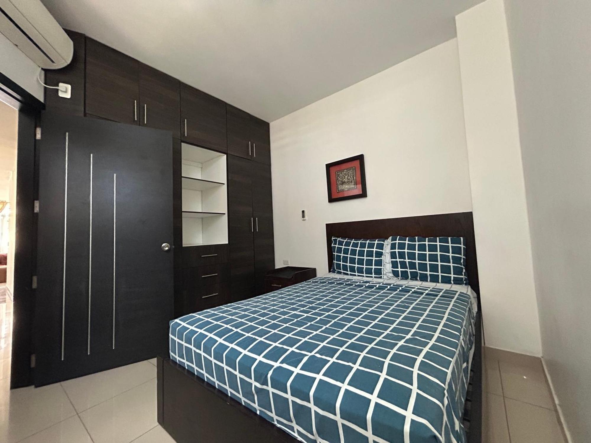 Departamentos De 2 Y 3 Habitaciones En El Centro De 만타 외부 사진